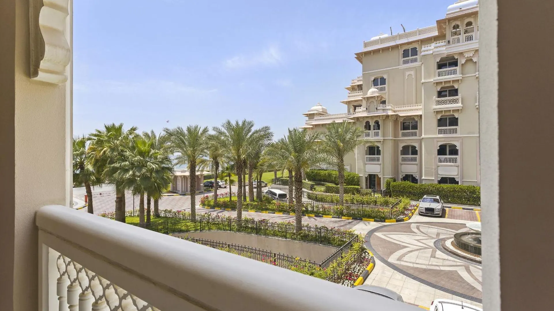 Vayk - Stylish 1Bedroom With Secluded Beach Access In Palm Jumeirah Dubai 0*,  United Arab Emirates